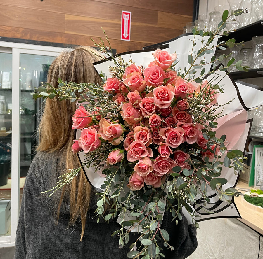 Grande Sweetheart Rose Bouquet
